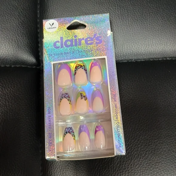 🆕 4 Sets of Nails - Picture 2 of 5